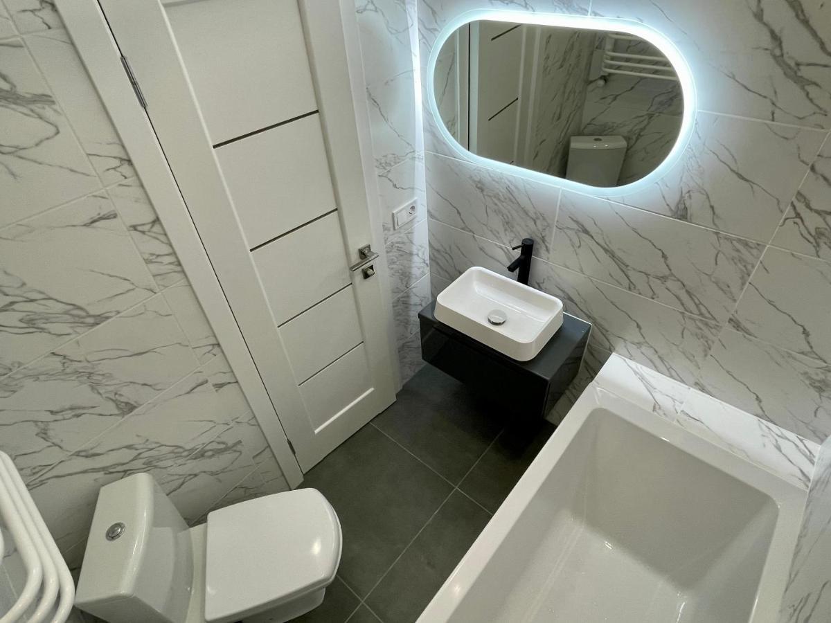 Apartment Premium In Center Iwano-Frankiwsk Zewnętrze zdjęcie